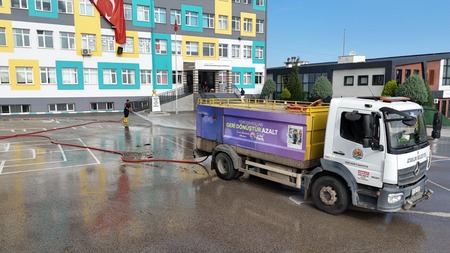 Atakum’daki okullarda yoğun temizlik mesaisi