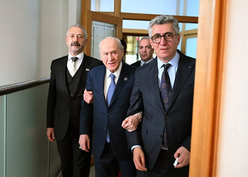 Bahçeli, Sarallar ve Şahinler aileleri ile buluştu: "Tarihi bir kucaklaşma" - Resim : 2